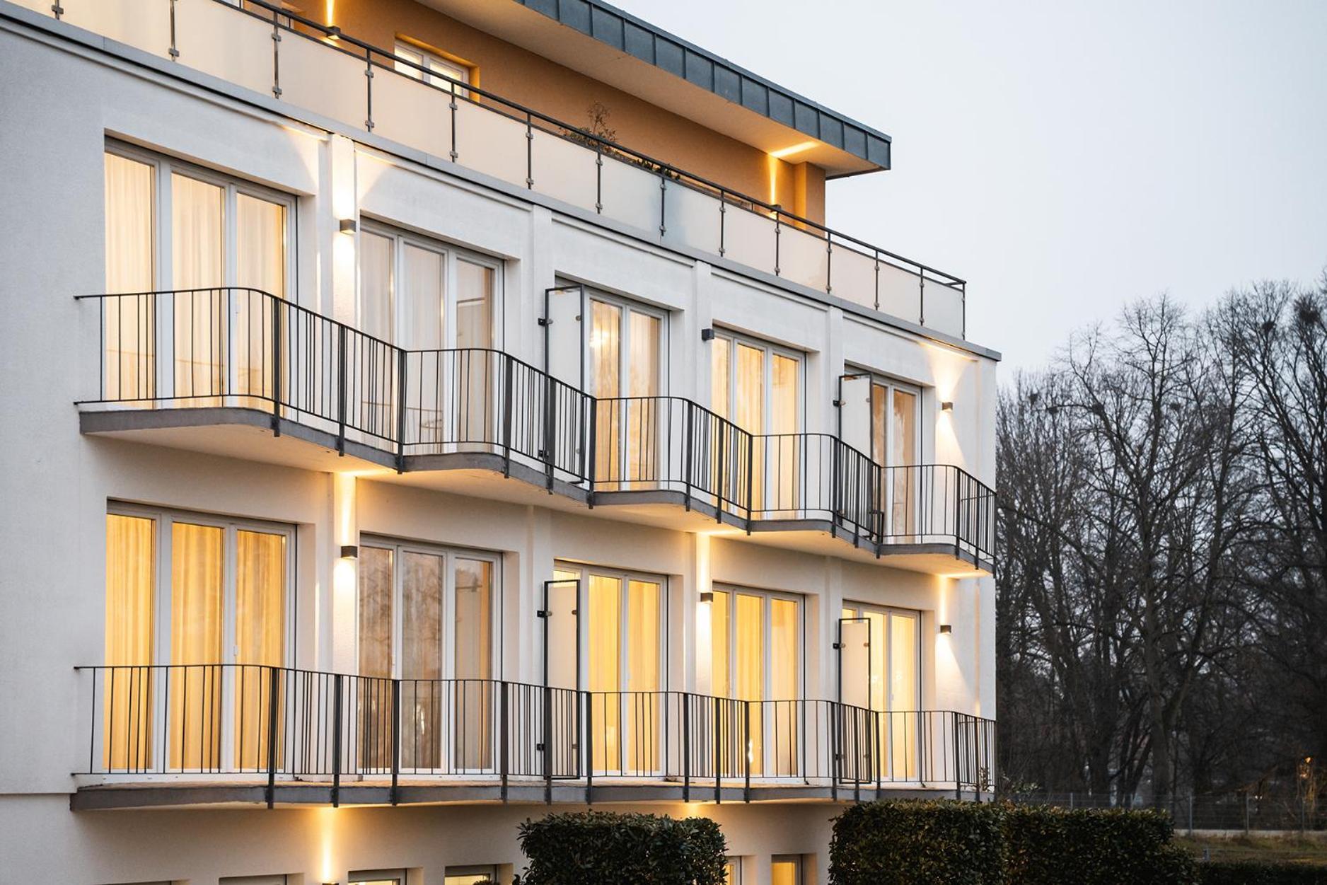 Hotel Vier Jahreszeiten An Der Therme & Kliniken Bad Krozingen Naehe Freiburg & Schwarzwald Ideal Fuer Wellness Kur & Business Ausfluege 24H Check In- Wlan & Parken Gratis Ngoại thất bức ảnh