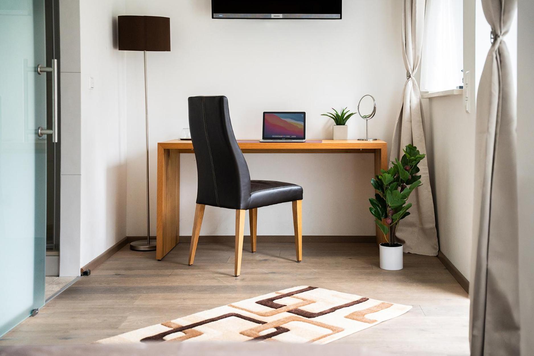 Hotel Vier Jahreszeiten An Der Therme & Kliniken Bad Krozingen Naehe Freiburg & Schwarzwald Ideal Fuer Wellness Kur & Business Ausfluege 24H Check In- Wlan & Parken Gratis Ngoại thất bức ảnh