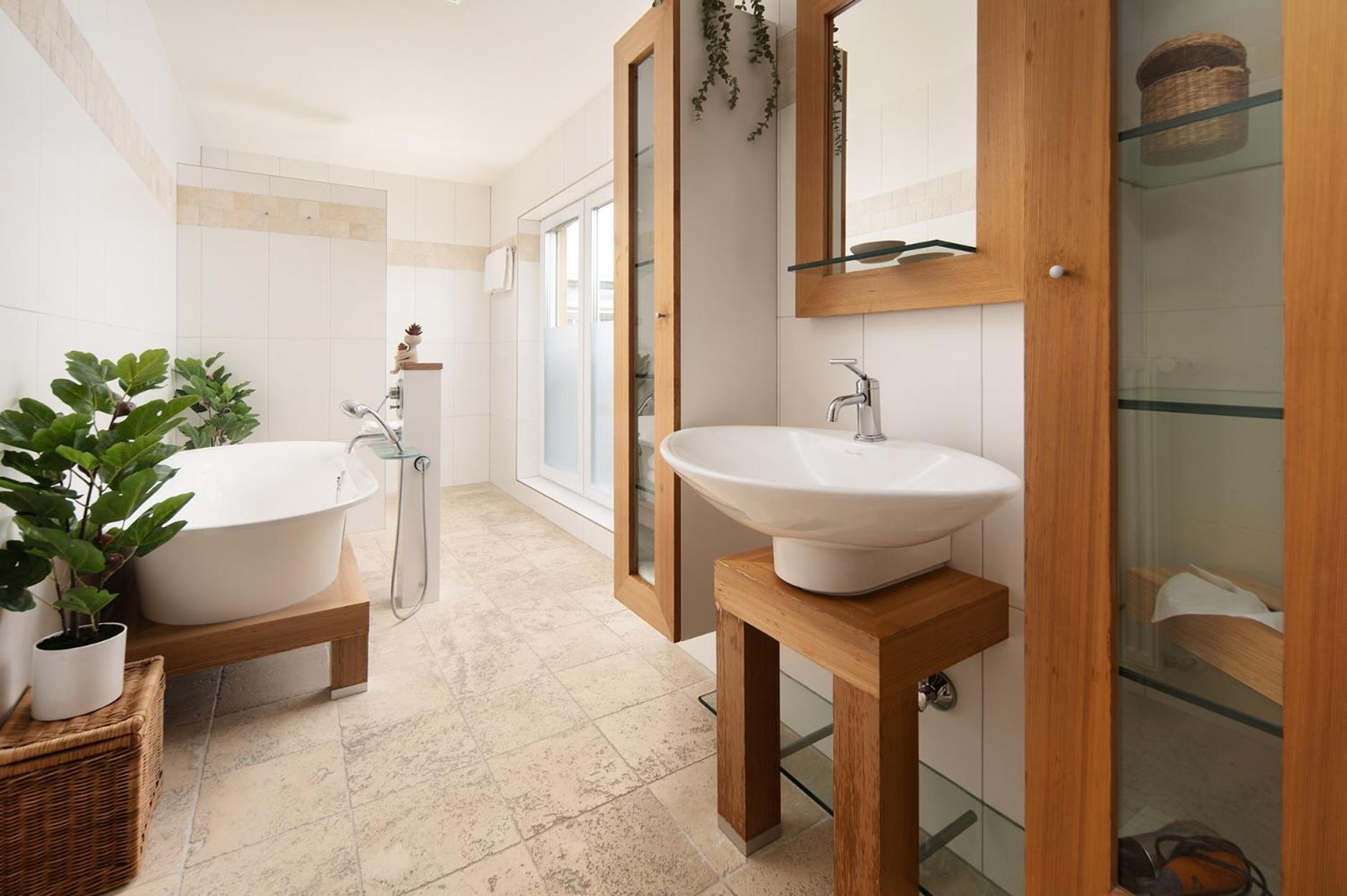 Hotel Vier Jahreszeiten An Der Therme & Kliniken Bad Krozingen Naehe Freiburg & Schwarzwald Ideal Fuer Wellness Kur & Business Ausfluege 24H Check In- Wlan & Parken Gratis Ngoại thất bức ảnh