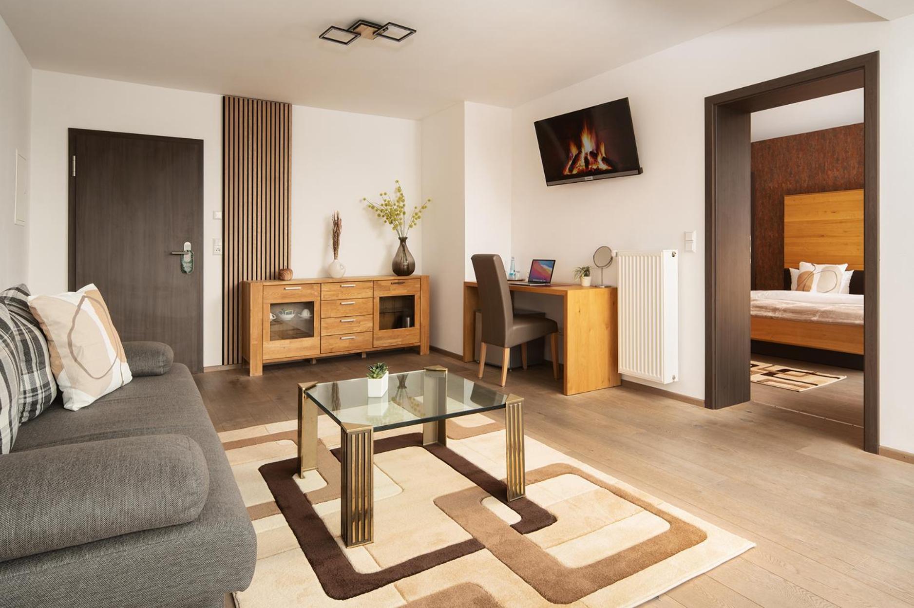 Hotel Vier Jahreszeiten An Der Therme & Kliniken Bad Krozingen Naehe Freiburg & Schwarzwald Ideal Fuer Wellness Kur & Business Ausfluege 24H Check In- Wlan & Parken Gratis Ngoại thất bức ảnh
