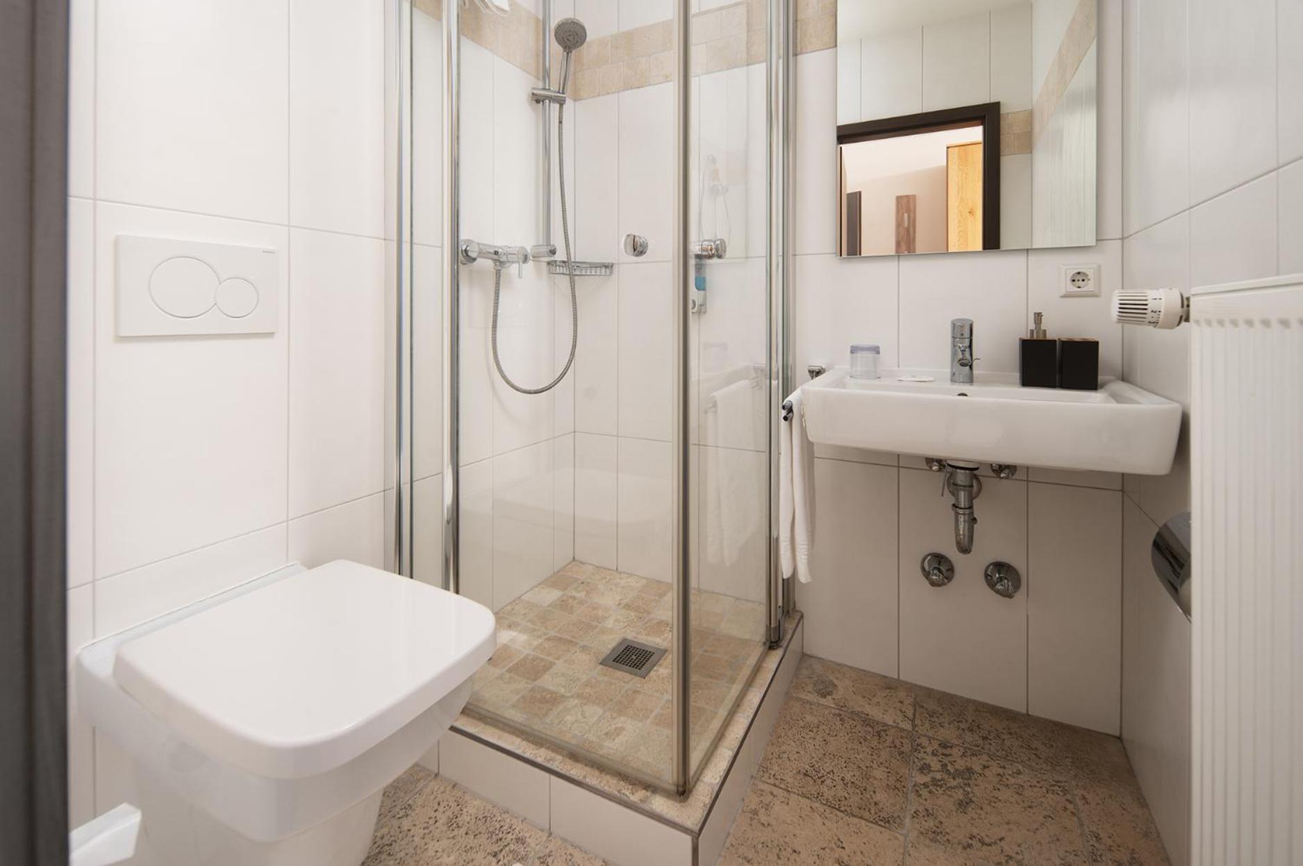 Hotel Vier Jahreszeiten An Der Therme & Kliniken Bad Krozingen Naehe Freiburg & Schwarzwald Ideal Fuer Wellness Kur & Business Ausfluege 24H Check In- Wlan & Parken Gratis Ngoại thất bức ảnh